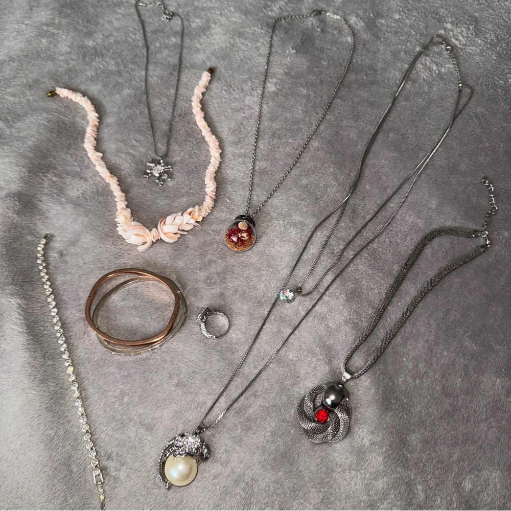 9 pieces Elegant Silver necklaces, bracelets, ring Jewelry Set
